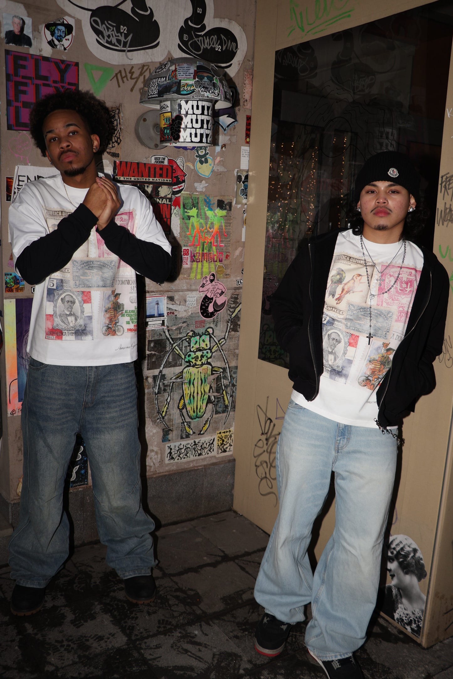 WHITE STAMP TEE